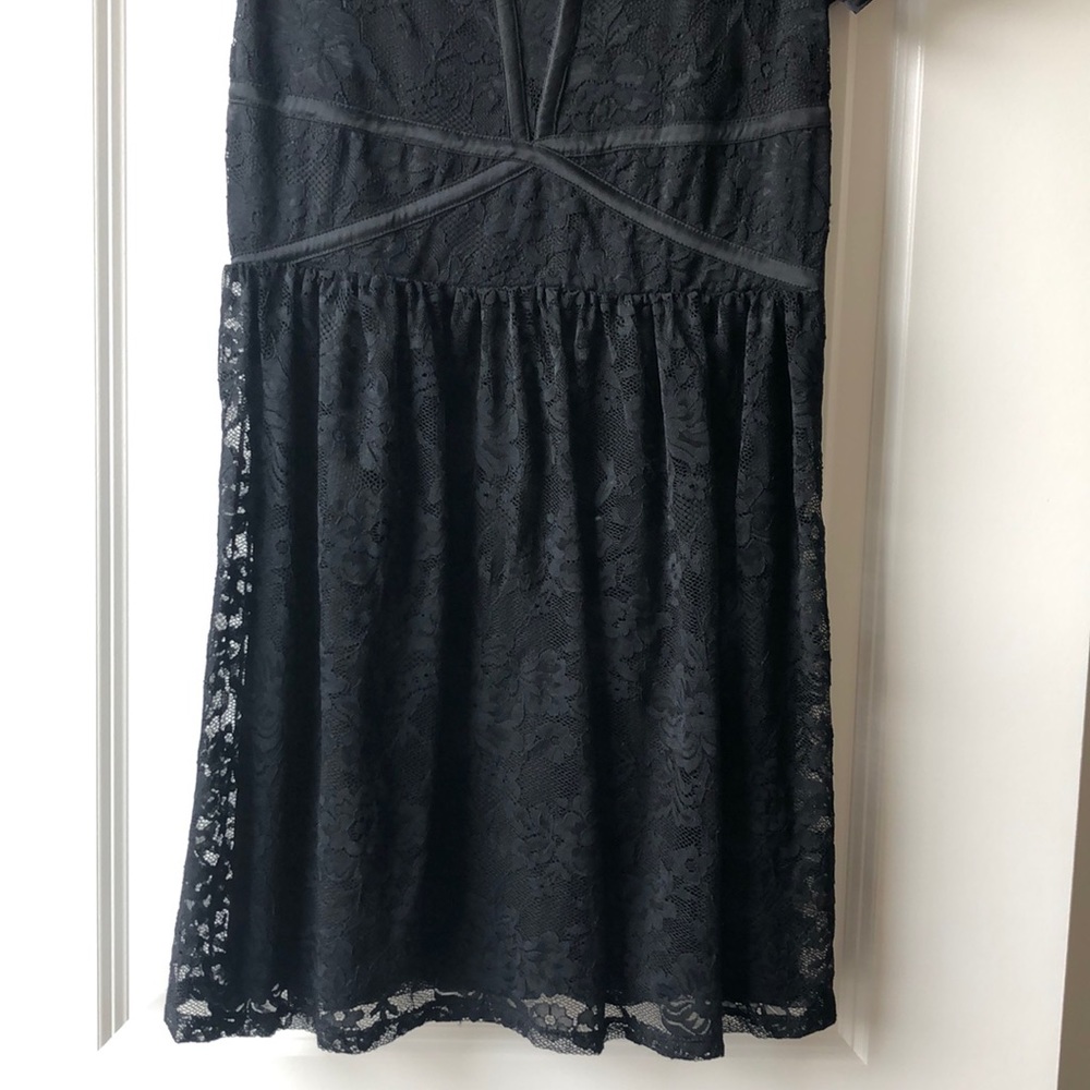 EXPRESS BLACK LACE DRESS SIZE SMALL - Picture 3 of 5
